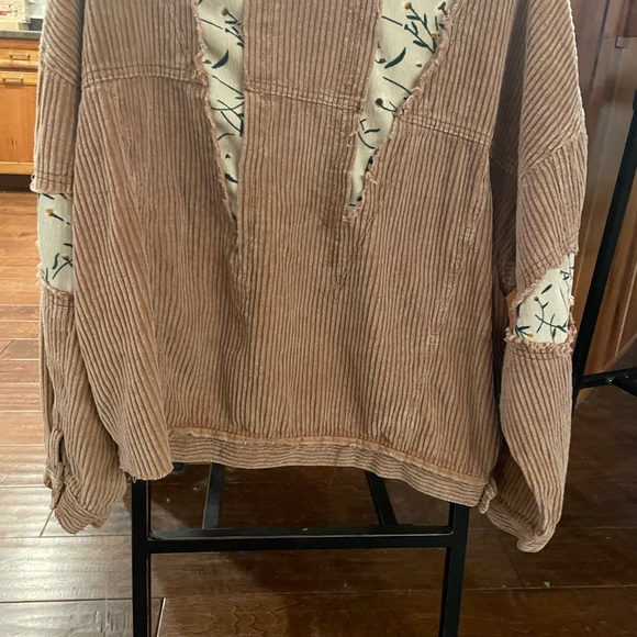 Shacket - Picture 2 of 2